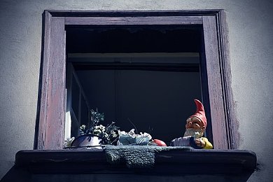 黄色安装包软件有哪些：揭秘网络陷阱，警惕“隐秘色情”软件侵袭，守护网络安全-1