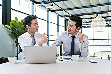 真空下楼取快递被c嗯：穿梭时空的快递奇遇，智慧社区生活新纪元-1