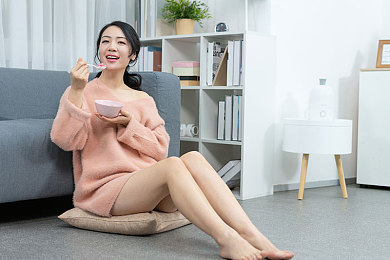 露胸APP：隐私边界争议：新型手机APP引发伦理风暴，社会监管再升级-2