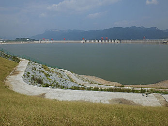 开车视频素材app：指尖驾驭盛宴，影像穿梭驾驶之旅-1