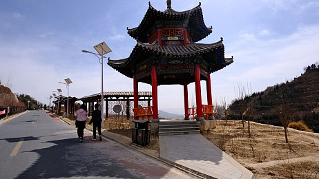 双人打扑克剧烈运动免费视频软件：智慧扑克乐动健身，互动交友免费享
