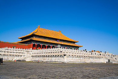 黄色的视频软件下载：揭秘网络陷阱，守护清朗空间，安全观影之旅-2