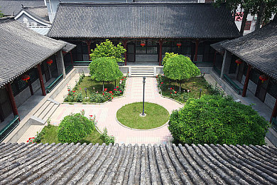 十大禁用黄色软装排行：色彩解码：家居软装中黄色禁忌揭秘，避开十种易误入雷区的色彩搭配