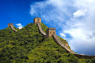 黄片花季：青春校园奇幻之旅：《黄片花季》冒险探险开启童话校园探险