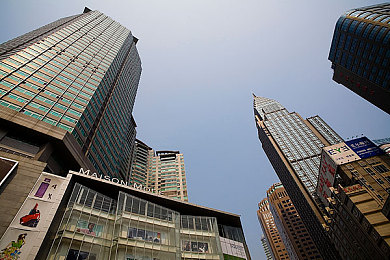 体育生被教官揉裤裆蹂躏双性男男：揭秘校园暴力阴影：体育生遭遇教官侵犯，呼唤和谐校园建设-2