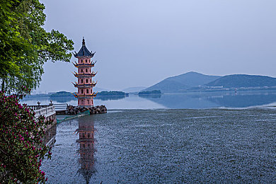芭乐视下载ios官方网站老版本：怀旧玩家福音！芭乐视官网重现经典，老版本游戏下载新体验-2