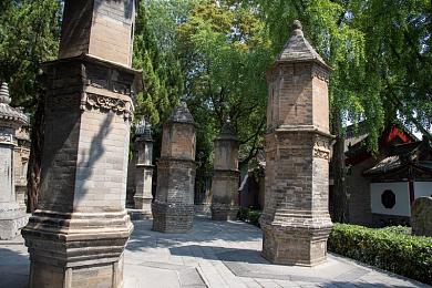 spanking国产打屁股实践：屁股之痛，情感之旅：揭秘国产游戏独特打斗体验-3