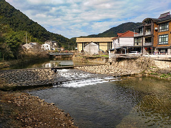 日本浮力发地布路线及价格走势：穿越江户梦境，探秘浮力床之旅-2