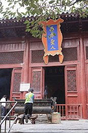 女人脱掉裤衩子漏出屁股软件：隐私守护者：女性安全助手，轻松锁住个人信息-2