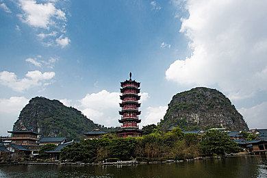 wwwxx欧美：欧美游戏市场新势力，创新浪潮引领潮流新篇章