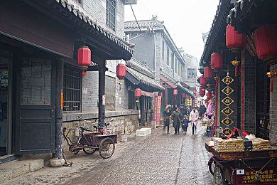 电击Gay男男bdsm受虐惩罚：揭秘电击快感：同性恋男性BDSM受虐惩罚的独特魅力-2