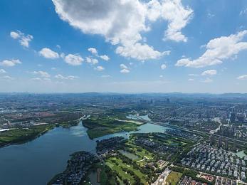 叔母亲近相尾：探索宝藏之旅，叔母相伴欢乐多-1