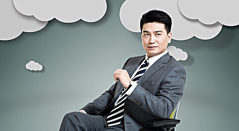 女生奖励素材库视频素材3.12：“素材库创新升级，多元视角助力新闻传播新篇章”-1