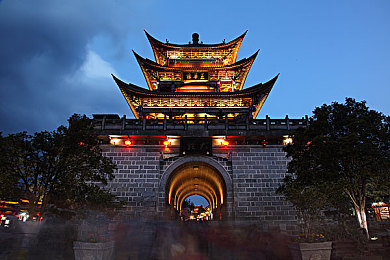 女裸全身无奶胸罩内裤内衣应用：时尚变革新篇章，智能内衣定义新潮流