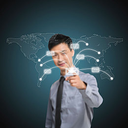 男女打扑克差差差：扑克风云：性别对决，策略心机大揭秘