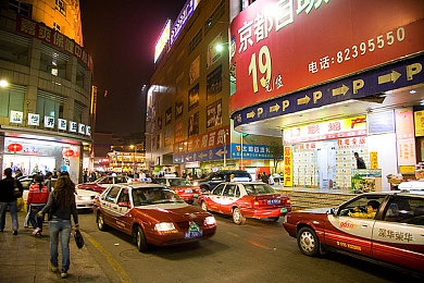 黄色成人APP：净网风暴：雷霆出击，共筑清朗网络新生态-5